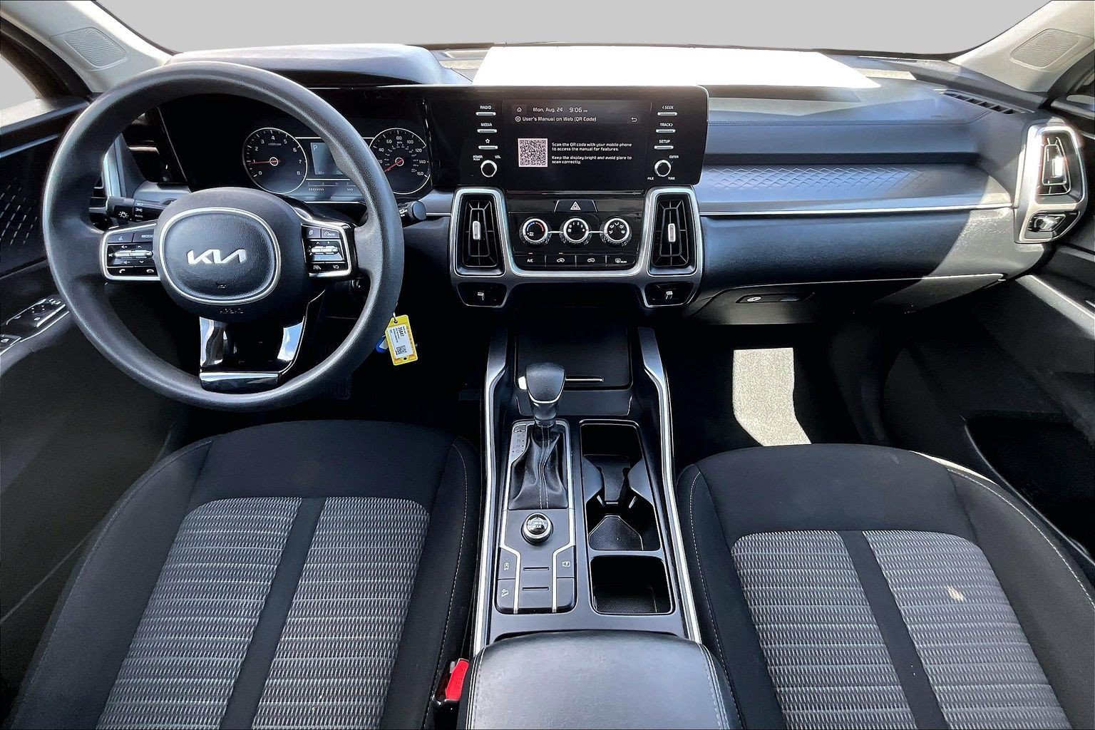Used 2022 Kia Sorento LX FWD image 14