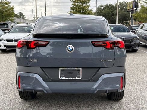 Used 2025 BMW X2 xDrive28i AWD/4WD image 4