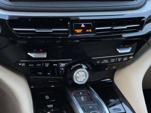 Certified 2025 Acura MDX w/ Technology Package image 19