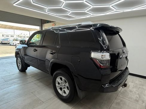 Used 2016 Toyota 4Runner SR5 AWD/4WD image 4