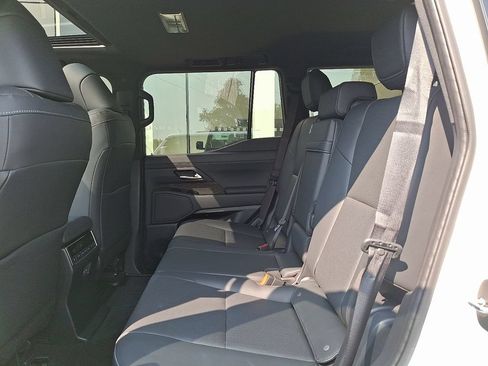 Used 2024 Lexus GX 550 w/ Accessory Package (Z1) AWD/4WD image 11