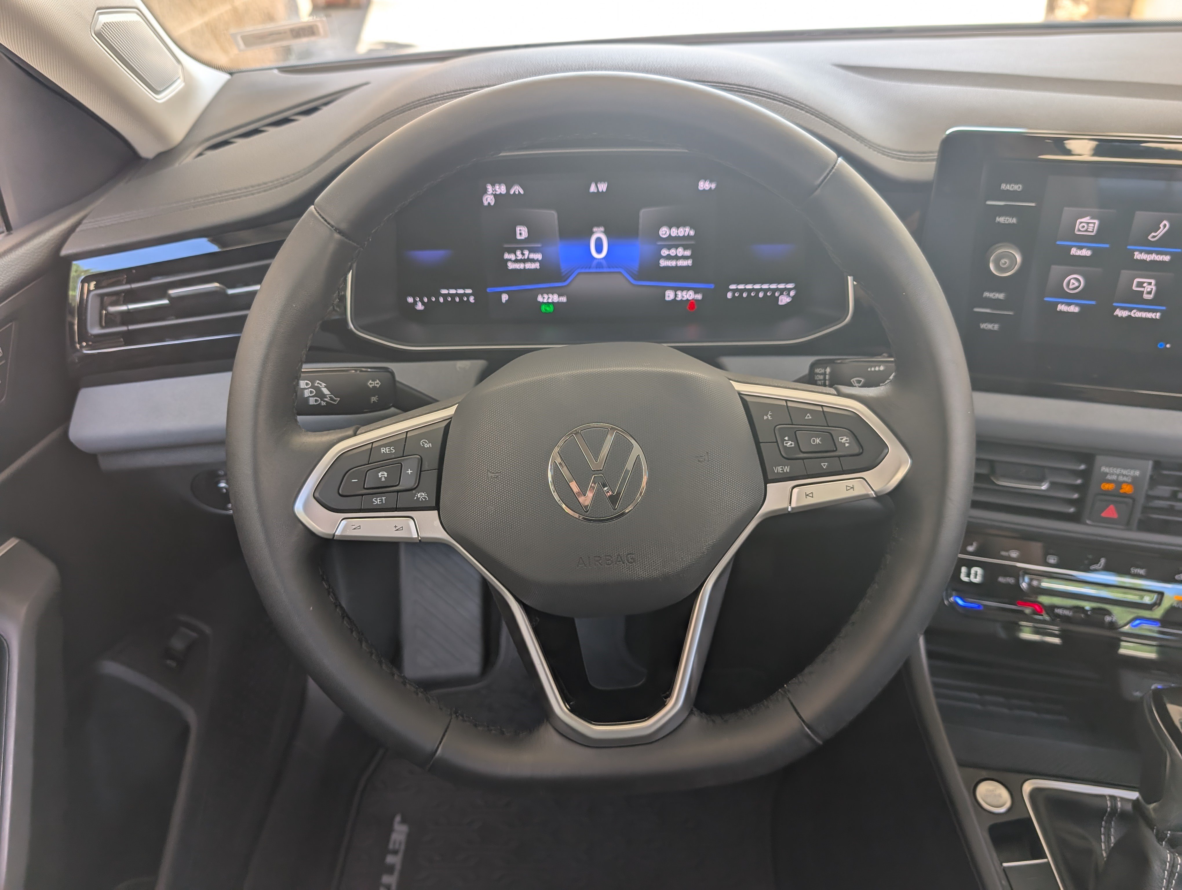 Used 2025 Volkswagen Jetta SE w/ Sunroof Package FWD image 24