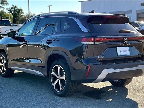 New 2026 Volkswagen Tiguan SE image 7