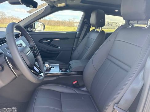Used 2026 Land Rover Range Rover Evoque Dynamic SE AWD/4WD image 11