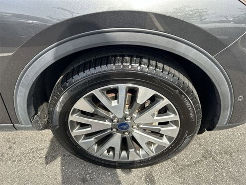 Used 2020 Ford Escape Titanium image 13