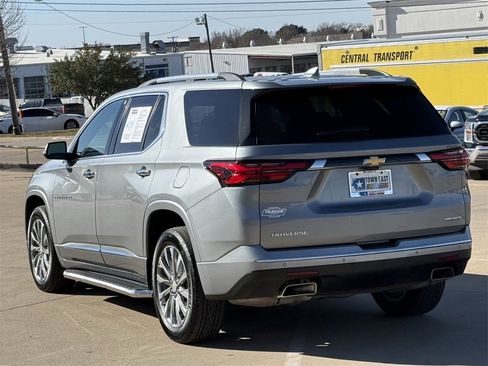 Used 2023 Chevrolet Traverse Premier image 5
