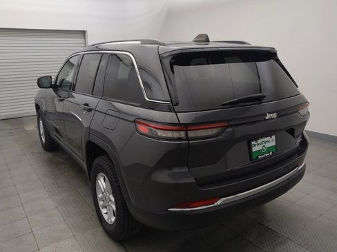 Used 2023 Jeep Grand Cherokee Laredo w/ Luxury Tech Group I RWD image 5