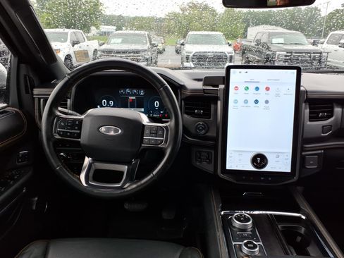 Used 2022 Ford Expedition Platinum AWD/4WD image 14