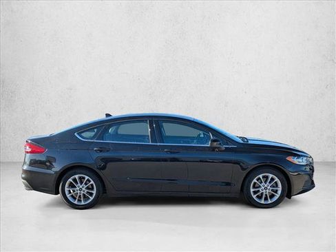 Used 2019 Ford Fusion SE image 4