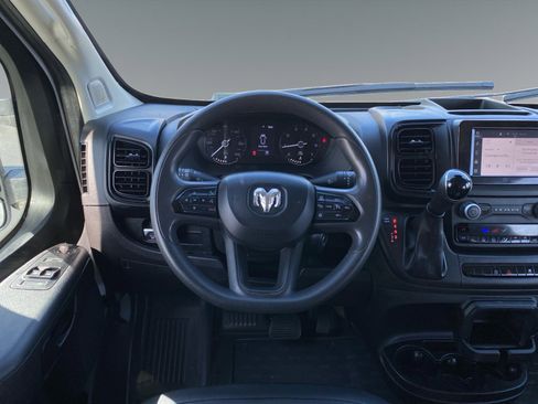 Used 2025 RAM ProMaster 2500 w/ Convenience Group FWD image 12