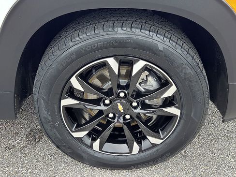 Used 2023 Chevrolet TrailBlazer LT FWD image 7