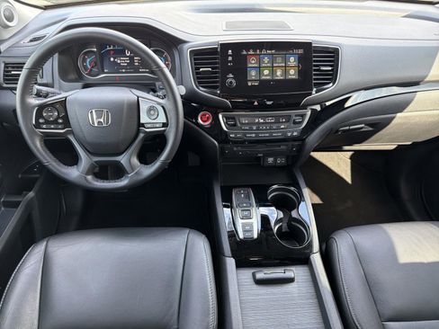 Used 2020 Honda Pilot Touring image 11