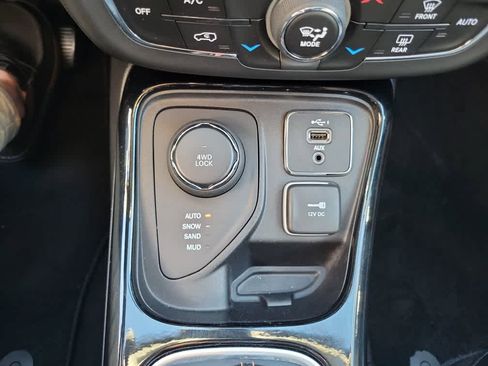 Used 2020 Jeep Compass Limited image 16