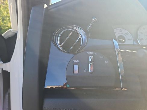 Used 2015 Rolls-Royce Ghost image 24