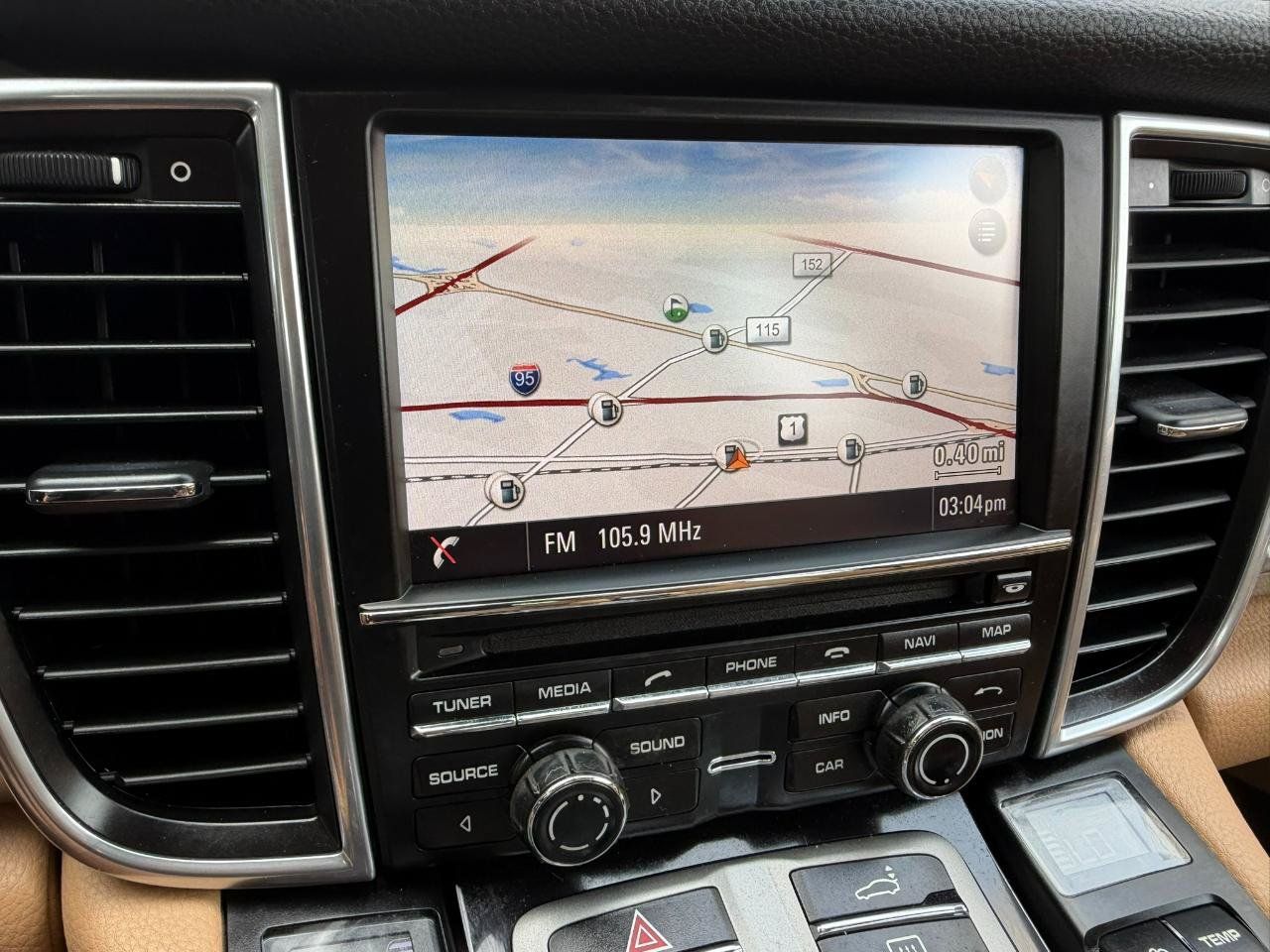 Used 2015 Porsche Panamera 4 AWD/4WD image 35