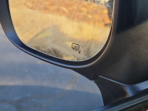 Certified 2025 Subaru Forester Premium image 15