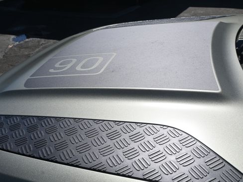 Used 2021 Land Rover Defender 90 First Edition image 23