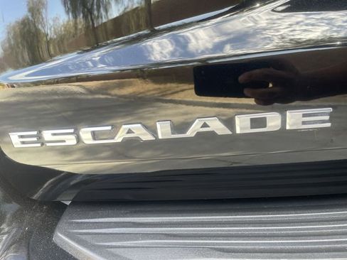 Used 2021 Cadillac Escalade Premium Luxury w/ Driver Assist Tech Package image 32