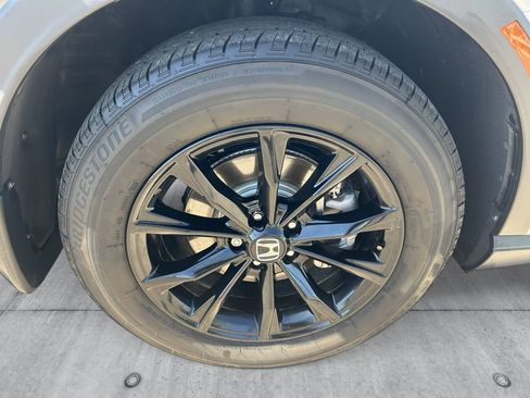 Used 2025 Honda CR-V Sport image 9
