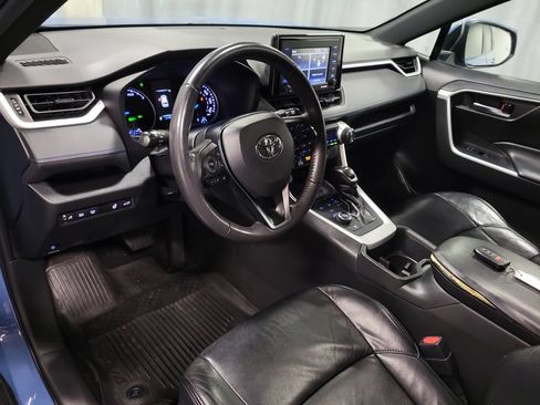 Used 2022 Toyota RAV4 SE w/ Convenience Package AWD/4WD image 16