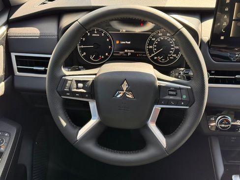 New 2026 Mitsubishi Outlander AWD image 17