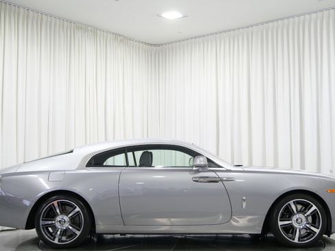 Used 2015 Rolls-Royce Wraith image 33