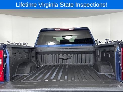 Used 2022 Chevrolet Silverado 2500 LT w/ Convenience Package image 9