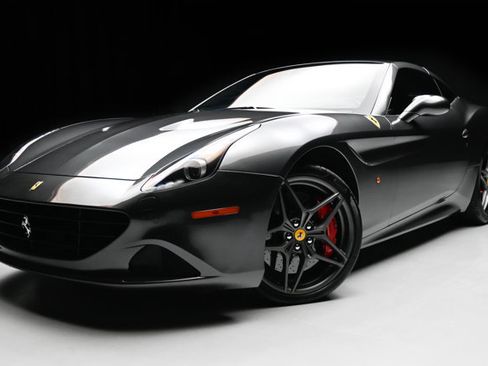 Used 2016 Ferrari California T image 29
