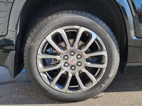 Used 2023 GMC Acadia Denali w/ Denali Ultimate Package image 13