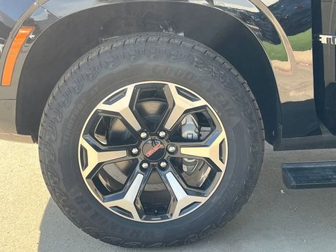 New 2026 GMC Yukon XL AT4 w/ AT4 Premium Plus Package image 32