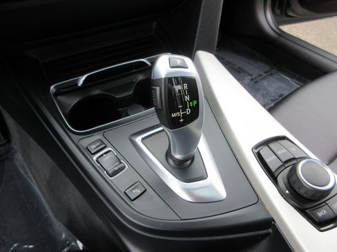 Used 2016 BMW 320i Sedan image 46