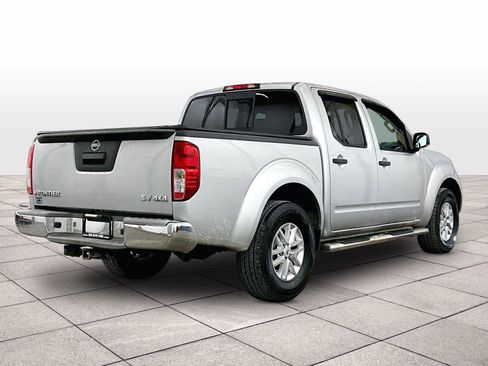 Used 2015 Nissan Frontier SV image 11