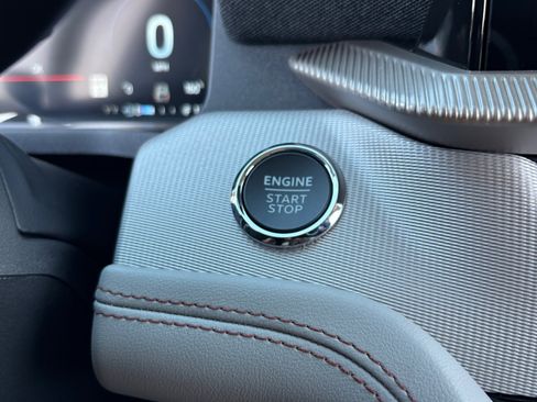 New 2026 Ford Explorer Active w/ Active Comfort Package image 28