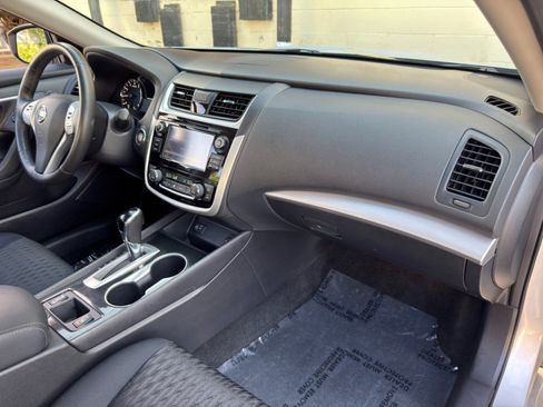 Used 2018 Nissan Altima 2.5 SV w/ 2.5 SV Technology Package FWD image 14