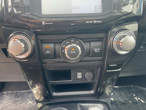 Used 2019 Toyota 4Runner TRD Off-Road Premium AWD/4WD image 19