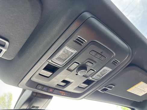 Used 2021 Chevrolet Tahoe Z71 w/ Z71 Off-Road Package image 25