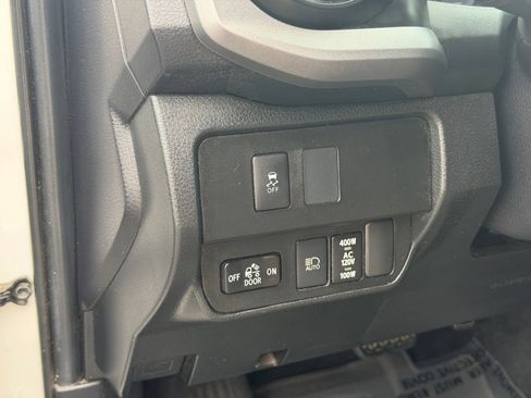 Used 2021 Toyota Tacoma TRD Sport AWD/4WD image 14