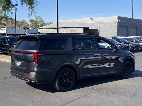 New 2026 Kia Carnival SX w/ SX Dark Edition Package image 4