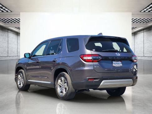 Used 2025 Honda Pilot EX-L image 9