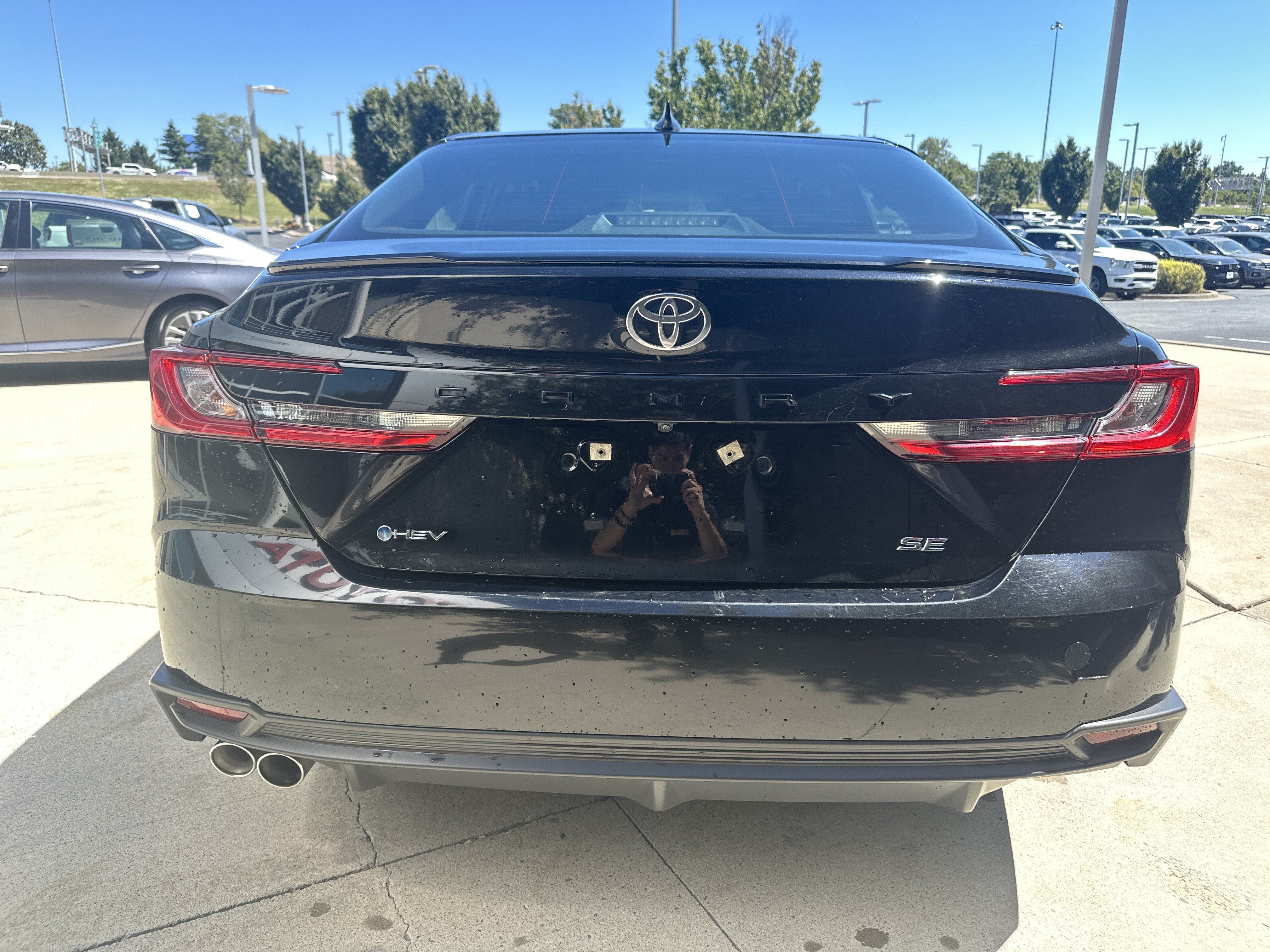 Used 2025 Toyota Camry SE w/ Convenience Package FWD image 8