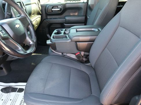 Used 2020 Chevrolet Silverado 1500 Custom w/ Custom Value Package image 5