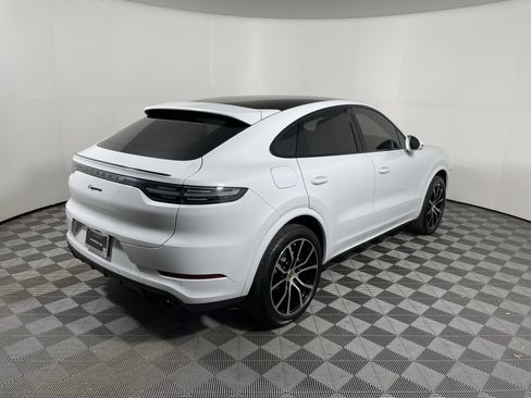 Certified 2023 Porsche Cayenne Platinum Edition AWD/4WD image 7