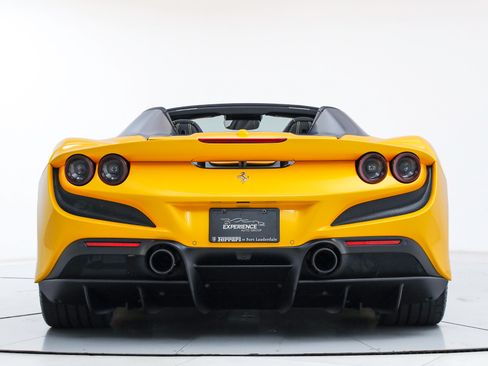 Certified 2022 Ferrari F8 Tributo RWD image 7