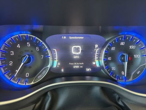 Used 2023 Chrysler Pacifica Touring-L FWD image 25