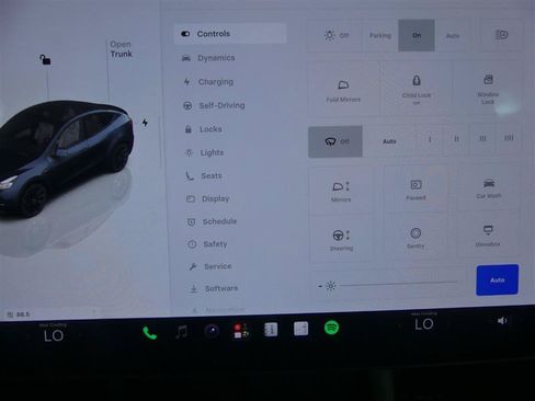 Used 2024 Tesla Model Y Long Range AWD/4WD image 13