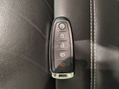 Used 2019 Ford Escape Titanium AWD/4WD image 32