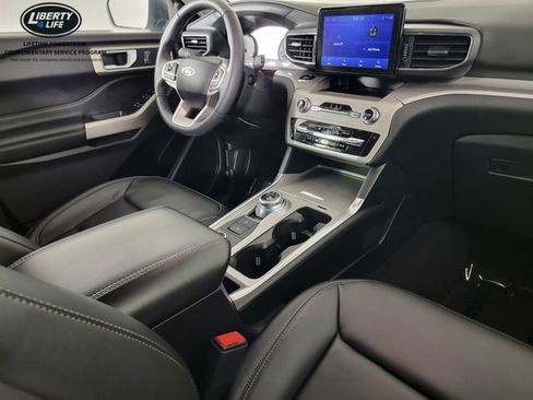Used 2023 Ford Explorer XLT w/ Equipment Group 202A AWD/4WD image 35