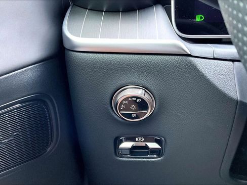 Used 2026 Mercedes-Benz GLC 43 AMG 4MATIC image 36