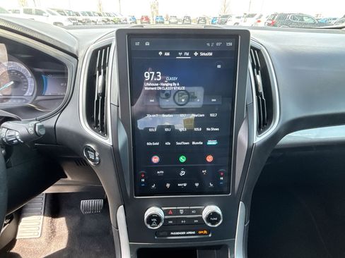 Used 2023 Ford Edge SEL image 39