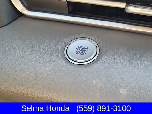 Used 2021 Hyundai Elantra SEL w/ Convenience + Premium Package image 18